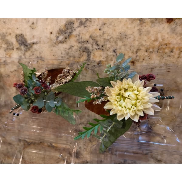 Boutonniere 2
